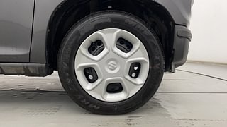 Used 2022 Maruti Suzuki S-Presso VXI Opt CNG Petrol+cng Manual tyres RIGHT FRONT TYRE RIM VIEW