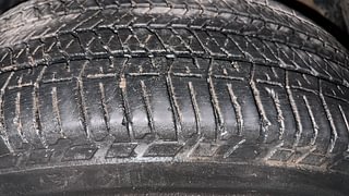 Used 2016 Mahindra XUV500 [2015-2018] W10 AWD AT Diesel Automatic tyres RIGHT FRONT TYRE TREAD VIEW