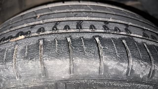 Used 2017 Maruti Suzuki Baleno [2015-2019] Zeta Petrol Petrol Manual tyres RIGHT FRONT TYRE TREAD VIEW