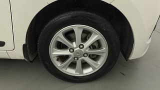 Used 2016 Hyundai Grand i10 Asta AT 1.2 Kappa VTVT Petrol Automatic tyres RIGHT FRONT TYRE RIM VIEW