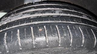 Used 2017 Maruti Suzuki Baleno [2015-2019] Zeta Petrol Petrol Manual tyres RIGHT REAR TYRE TREAD VIEW