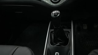 Used 2017 Maruti Suzuki Baleno [2015-2019] Zeta Petrol Petrol Manual interior GEAR  KNOB VIEW