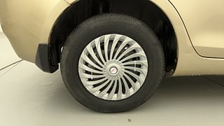 Used 2014 Maruti Suzuki Swift Dzire VXI Petrol Manual tyres RIGHT REAR TYRE RIM VIEW