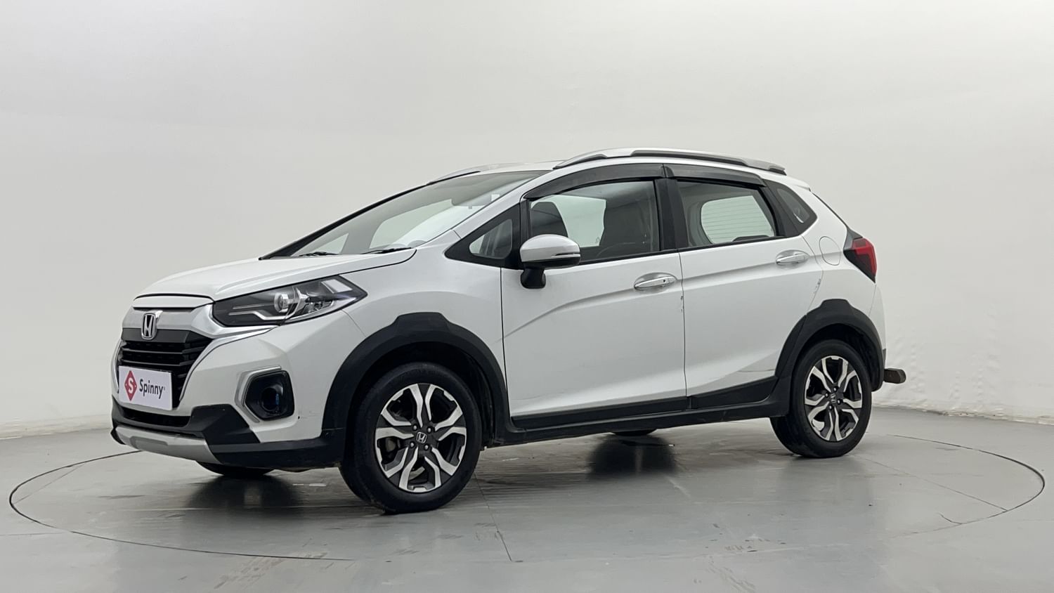 LEFT FRONT CORNER VIEW