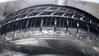 Used 2015 Hyundai Grand i10 [2013-2017] Magna 1.2 Kappa VTVT Petrol Manual tyres RIGHT REAR TYRE TREAD VIEW