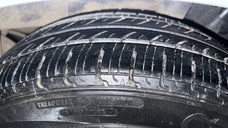 Used 2015 Hyundai Grand i10 [2013-2017] Magna 1.2 Kappa VTVT Petrol Manual tyres LEFT REAR TYRE TREAD VIEW