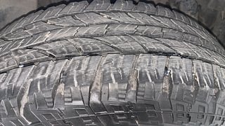 Used 2018 Renault Duster [2015-2019] 110 PS RXZ 4X2 AMT Diesel Automatic tyres RIGHT REAR TYRE TREAD VIEW