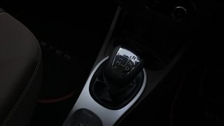 Used 2018 Renault Duster [2015-2019] 110 PS RXZ 4X2 AMT Diesel Automatic interior GEAR  KNOB VIEW