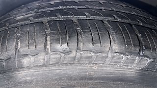 Used 2015 Hyundai i10 magna 1.1 Petrol Manual tyres RIGHT FRONT TYRE TREAD VIEW