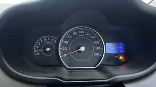 Used 2015 Hyundai i10 magna 1.1 Petrol Manual top_features Digital Tachometer