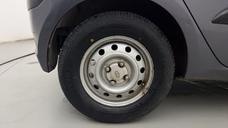 Used 2015 Hyundai i10 magna 1.1 Petrol Manual tyres RIGHT REAR TYRE RIM VIEW