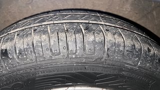 Used 2015 Hyundai i10 magna 1.1 Petrol Manual tyres RIGHT REAR TYRE TREAD VIEW