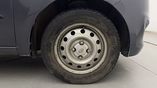 Used 2015 Hyundai i10 magna 1.1 Petrol Manual tyres RIGHT FRONT TYRE RIM VIEW