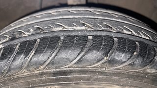 Used 2015 Hyundai i10 magna 1.1 Petrol Manual tyres RIGHT FRONT TYRE TREAD VIEW