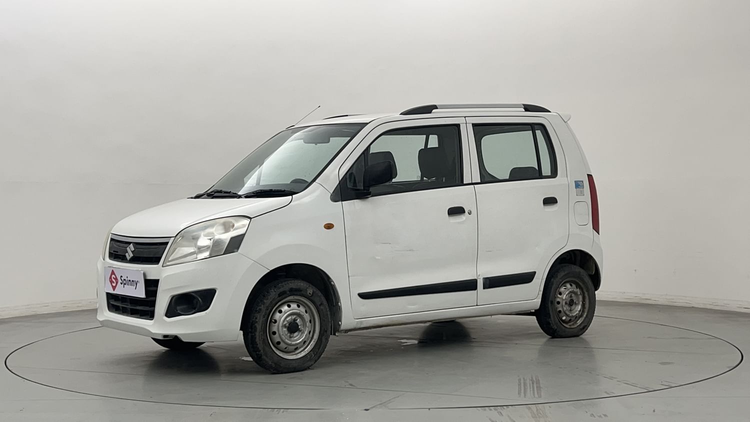 LEFT FRONT CORNER VIEW