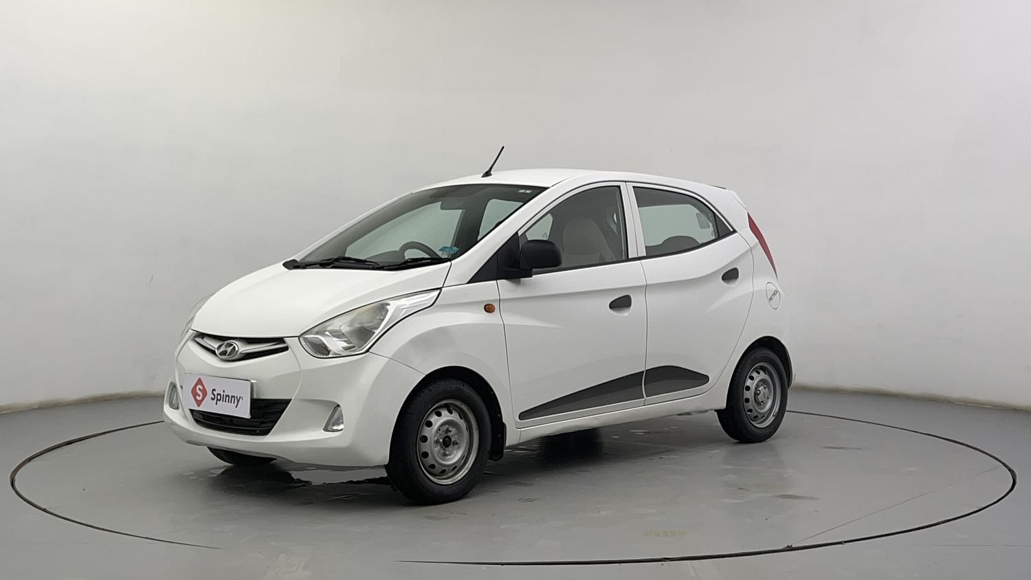 LEFT FRONT CORNER VIEW