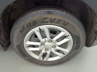 Used 2022 Renault Triber RXL Petrol Manual tyres RIGHT FRONT TYRE RIM VIEW