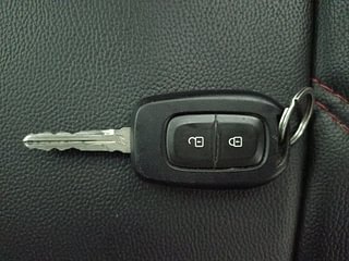 Used 2022 Renault Triber RXL Petrol Manual extra CAR KEY VIEW