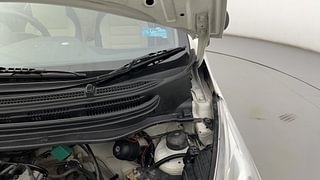 Used 2017 Hyundai Eon Era + SE Petrol Manual engine ENGINE LEFT SIDE HINGE & APRON VIEW