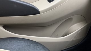 Used 2017 Hyundai Eon Era + SE Petrol Manual top_features Door pockets