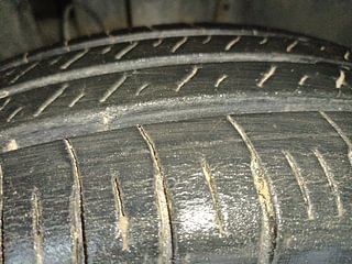 Used 2022 Renault Triber RXL Petrol Manual tyres RIGHT FRONT TYRE TREAD VIEW