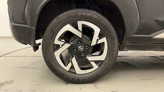 Used 2021 Nissan Magnite XV Premium Turbo CVT (O) Petrol Automatic tyres RIGHT REAR TYRE RIM VIEW