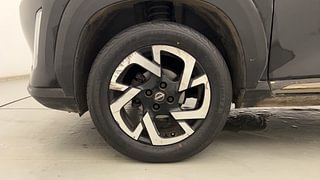 Used 2021 Nissan Magnite XV Premium Turbo CVT (O) Petrol Automatic tyres LEFT FRONT TYRE RIM VIEW