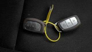 Used 2021 Hyundai Venue SX 1.5 (O) executive CRDI Diesel Manual extra CAR KEY VIEW