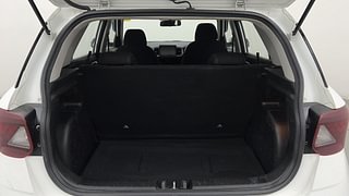 Used 2021 Hyundai Venue SX 1.5 (O) executive CRDI Diesel Manual interior DICKY INSIDE VIEW