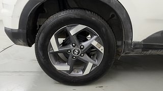 Used 2021 Hyundai Venue SX 1.5 (O) executive CRDI Diesel Manual tyres RIGHT REAR TYRE RIM VIEW