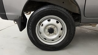 Used 2018 Maruti Suzuki Eeco 5 STR WITH A/C+HTR Petrol Manual tyres RIGHT REAR TYRE RIM VIEW