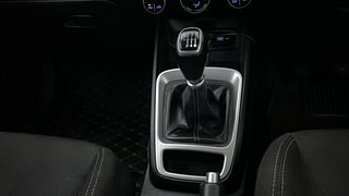 Used 2021 Hyundai Venue SX 1.5 (O) executive CRDI Diesel Manual interior GEAR  KNOB VIEW