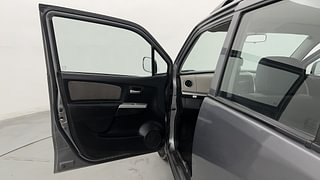 Used 2016 Maruti Suzuki Wagon R 1.0 [2013-2019] LXi CNG Petrol+cng Manual interior LEFT FRONT DOOR OPEN VIEW