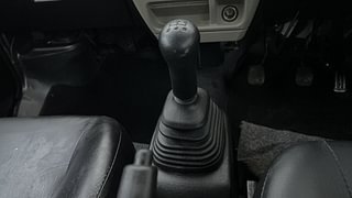 Used 2018 Maruti Suzuki Eeco 5 STR WITH A/C+HTR Petrol Manual interior GEAR  KNOB VIEW