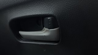 Used 2011 Maruti Suzuki Wagon R 1.0 [2010-2019] LXi Petrol Manual top_features Central locking