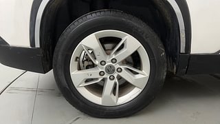 Used 2020 MG Motors Hector 1.5 Super Petrol Manual tyres RIGHT REAR TYRE RIM VIEW