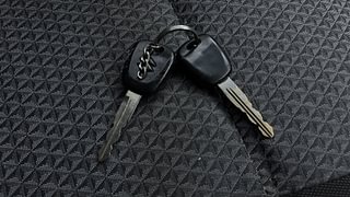 Used 2011 Maruti Suzuki Wagon R 1.0 [2010-2019] LXi Petrol Manual extra CAR KEY VIEW