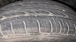 Used 2011 Maruti Suzuki Wagon R 1.0 [2010-2019] LXi Petrol Manual tyres RIGHT REAR TYRE TREAD VIEW