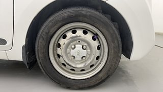 Used 2017 Hyundai Eon Era + SE Petrol Manual tyres RIGHT FRONT TYRE RIM VIEW