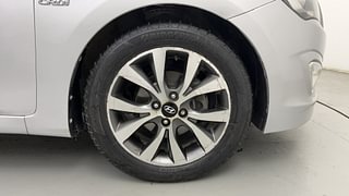 Used 2017 Hyundai Fluidic Verna 4S [2015-2017] 1.6 CRDi SX Diesel Manual tyres RIGHT FRONT TYRE RIM VIEW