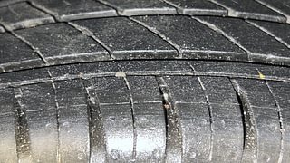 Used 2021 renault Kwid 1.0 RXT Opt Petrol Manual tyres RIGHT REAR TYRE TREAD VIEW