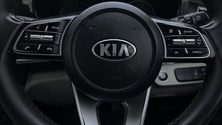 Used 2020 Kia Seltos HTX G Petrol Manual top_features Airbags