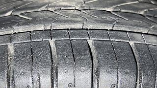 Used 2021 renault Kwid 1.0 RXT Opt Petrol Manual tyres LEFT FRONT TYRE TREAD VIEW