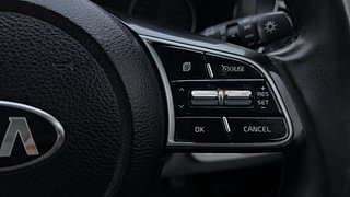 Used 2020 Kia Seltos HTX G Petrol Manual top_features Cruise control