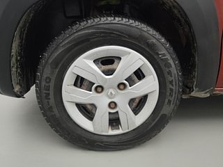 Used 2017 Renault Kwid [2015-2019] RXT Petrol Manual tyres LEFT FRONT TYRE RIM VIEW