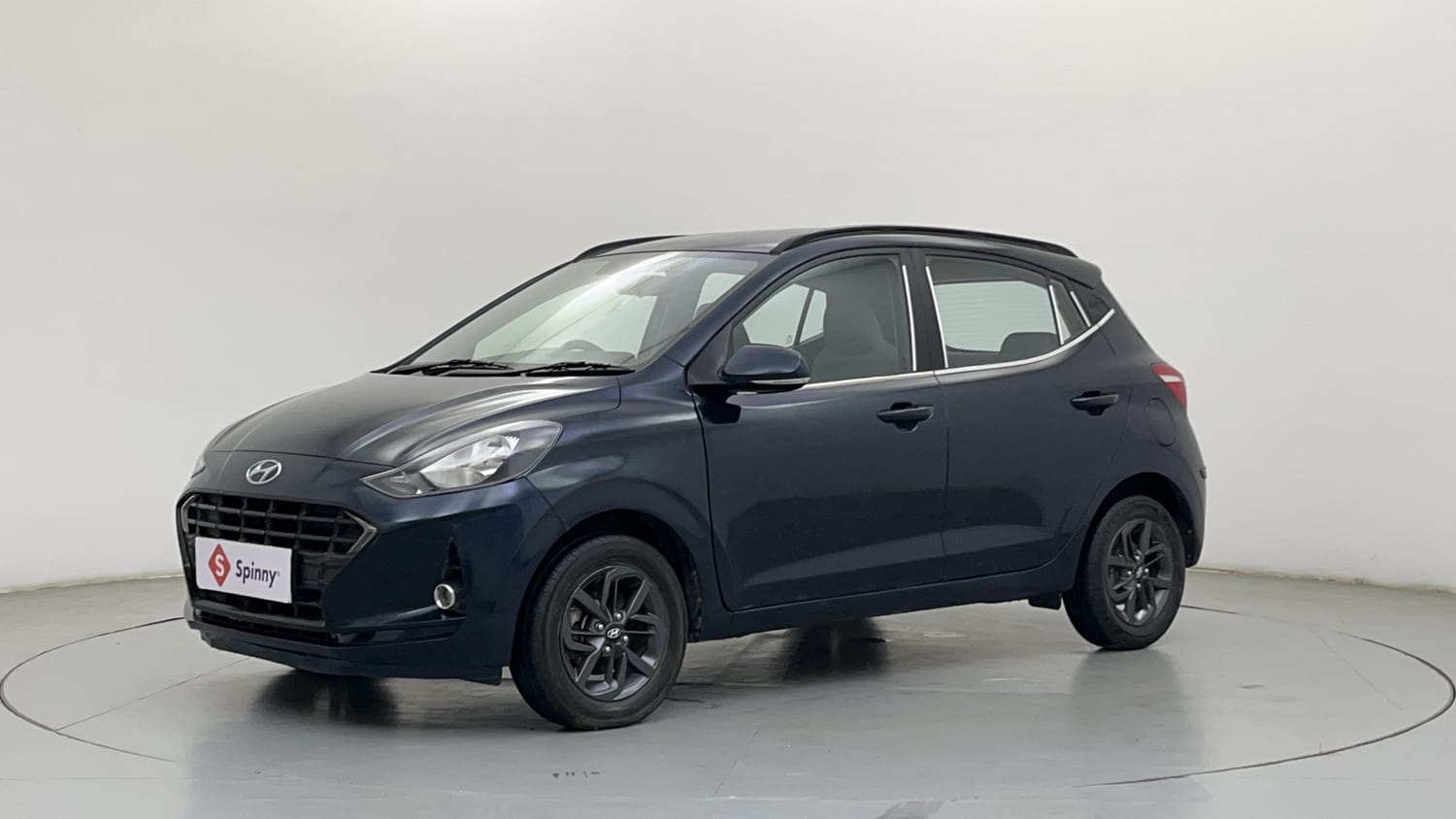 LEFT FRONT CORNER VIEW