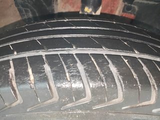 Used 2017 Renault Kwid [2015-2019] RXT Petrol Manual tyres RIGHT FRONT TYRE TREAD VIEW