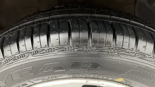Used 2014 Hyundai Grand i10 Asta 1.2 Kappa VTVT Petrol Manual tyres RIGHT FRONT TYRE TREAD VIEW