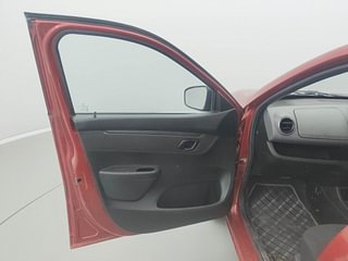 Used 2017 Renault Kwid [2015-2019] RXT Petrol Manual interior LEFT FRONT DOOR OPEN VIEW