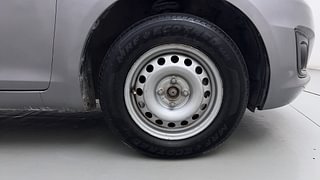 Used 2015 Maruti Suzuki Swift [2011-2017] LDi Diesel Manual tyres RIGHT FRONT TYRE RIM VIEW